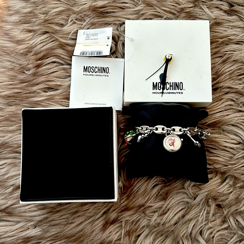 VINTAGE MOSCHINO TIME 4 PIRATES STEEL WATCH IN GREAT CONDITION